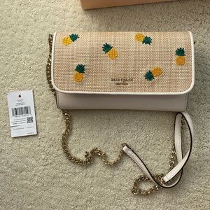 Kate Spade
Pineapple Embroidered Chain Wallet Straw/ Leather Cross Body Bag
